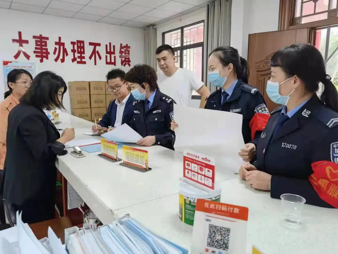 1636968133559546.jpg 大冶女警1.jpg