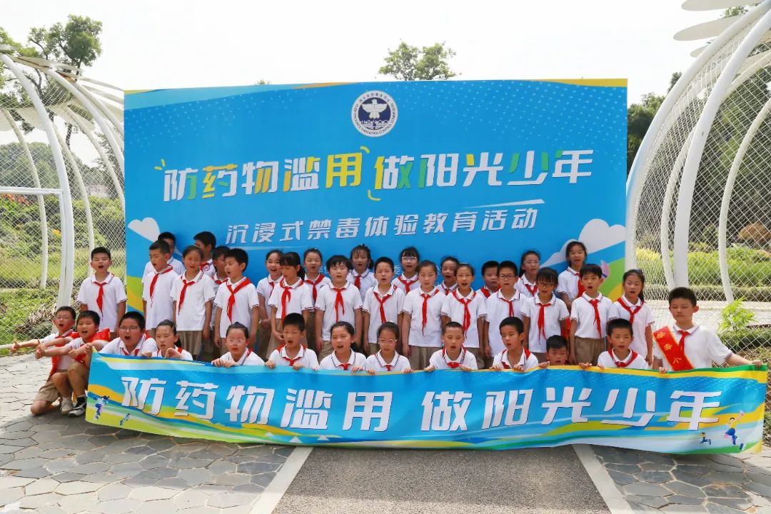 a4bf63f9bdd8e86674e41225beb214f0.jpg