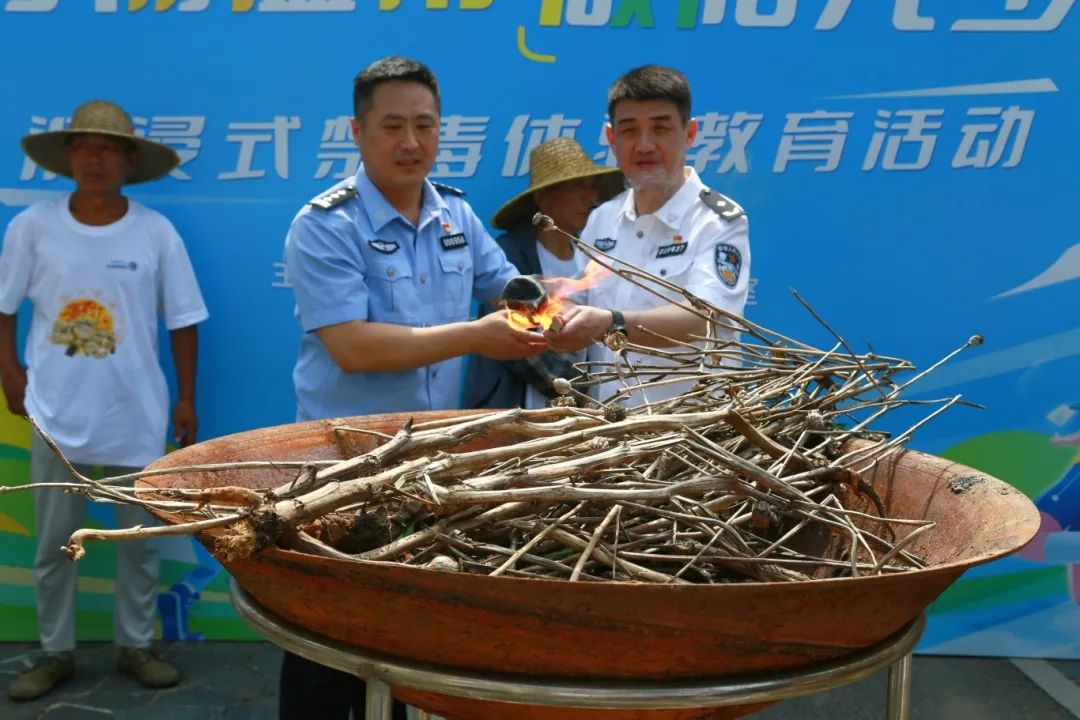 db109b031180f47727ac4182e9e28a46.jpg