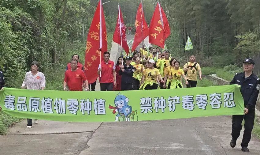 28cbc3abfa88bccab3081a0b55696e6d.jpg